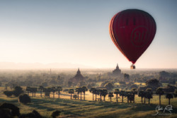 Baloon over Bagan, Myanmar Baloon over Bagan, Myanmar